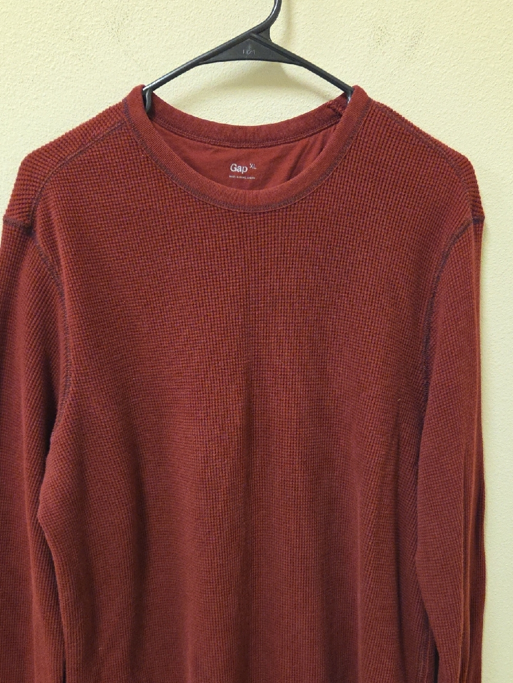 GAP Men's Crewneck Waffle Knit Sweater - Brick Red Size XL